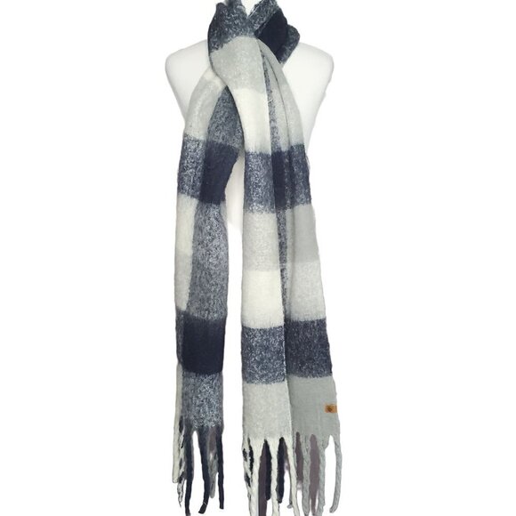 FRYE & Co. Black White Checked Fringe Warm Fuzzy Soft Cozy Knit Scarf 80 x 27 - Picture 1 of 6